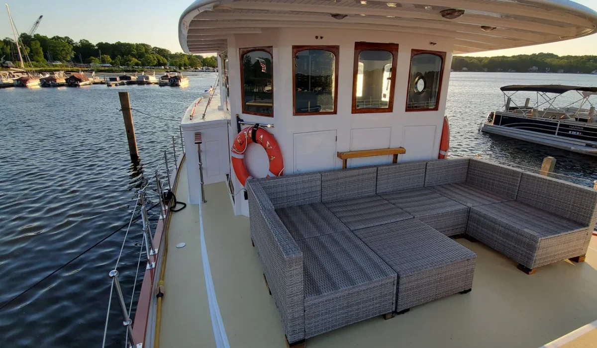 webyacht-yemaya-bow-1